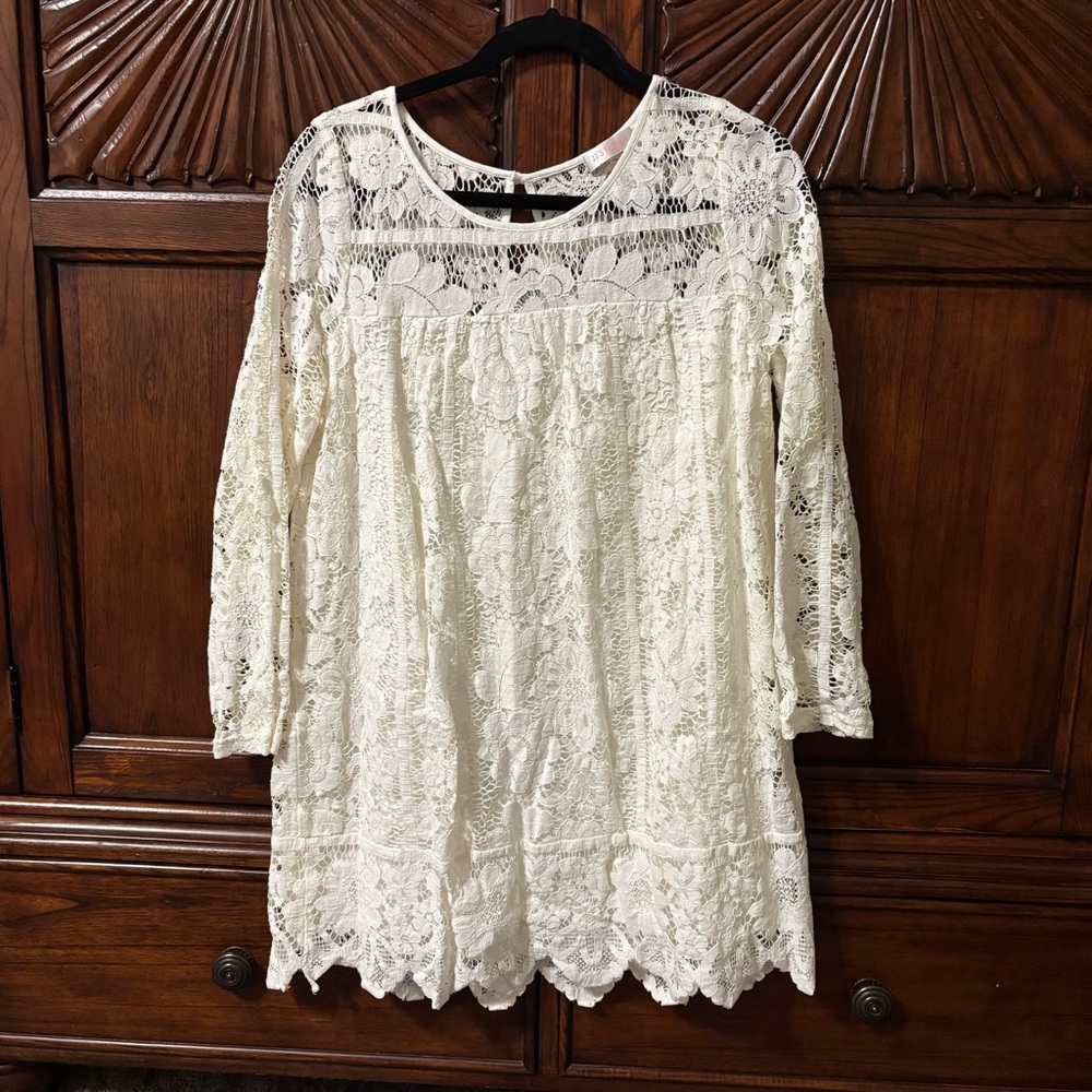 JJ’s Fairyland white lace dress size large